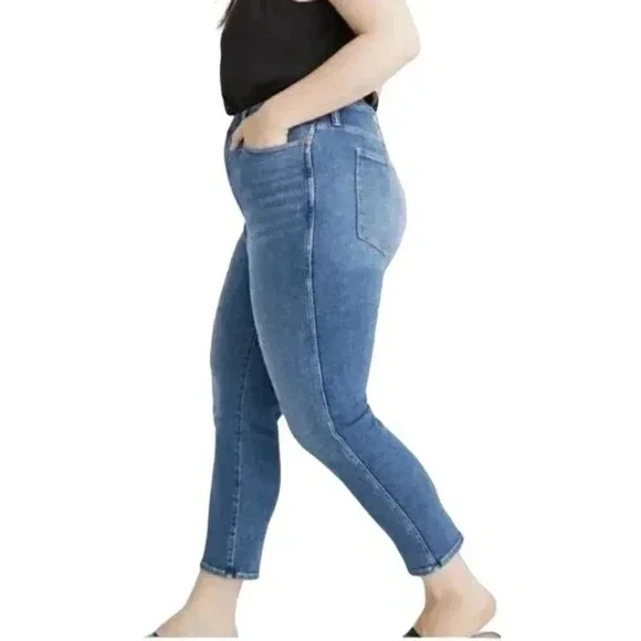 Madewell Stovepipe Medium Wash Jeans - Picture 2 of 7